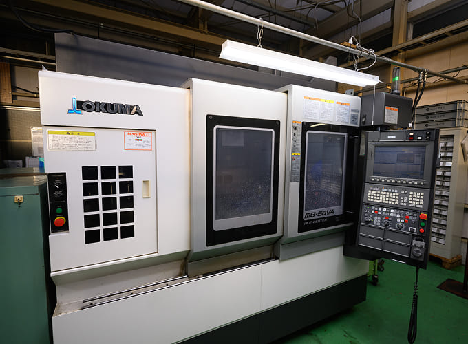 立形マシニングセンタ