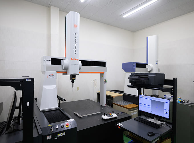 三次元測定機（CNC）